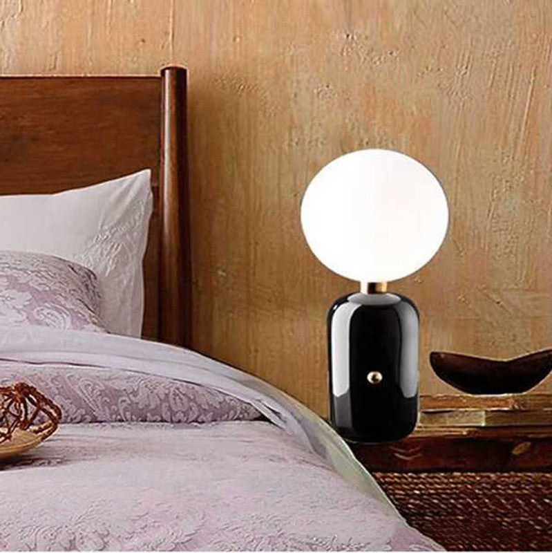 Elegant and minimal desk light